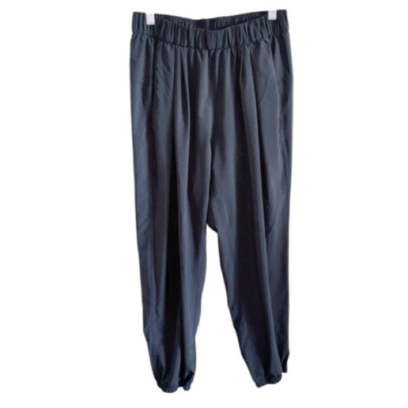Lululemon Black Lightweight Joggers Ultra light Sz 6 Pockets Running Quick Dry - Picture 2 of 6